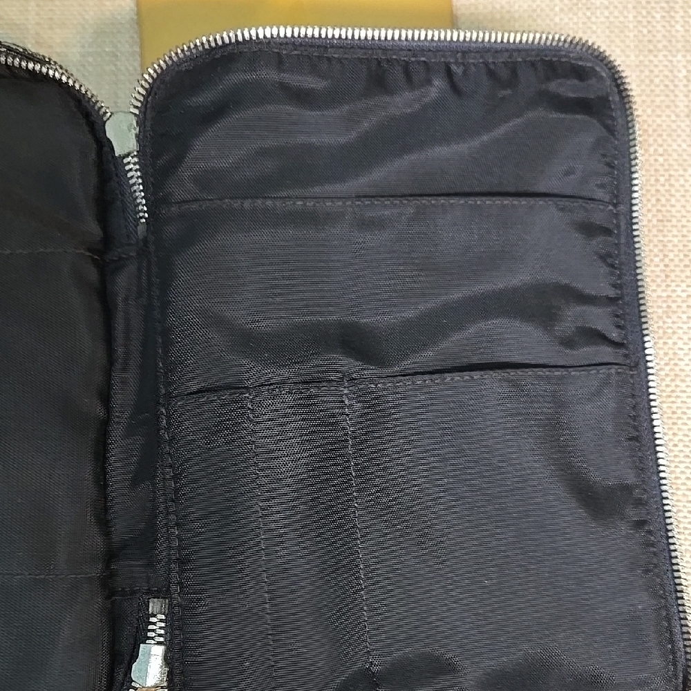 Coach Black and Cream Messenger Bag Signature Style (Camera Bag) NWOT - Picture 8 of 11